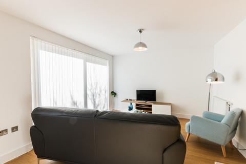 2 bedroom flat to rent, The Parkway, Newbury, RG14