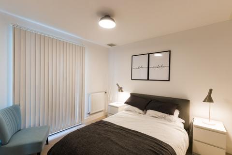2 bedroom flat to rent, The Parkway, Newbury, RG14