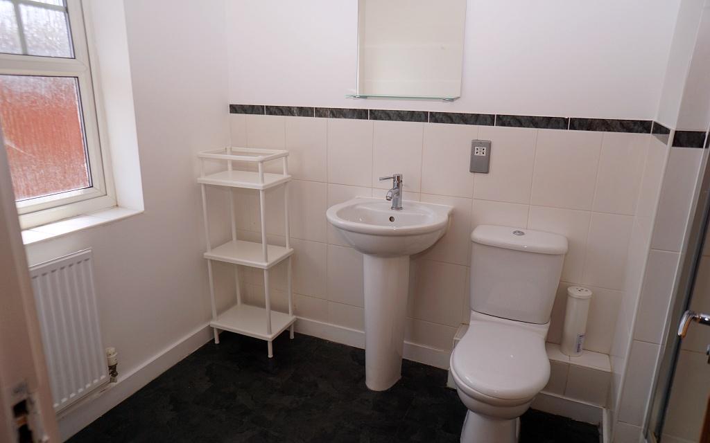 Room 5 (Pic 4)