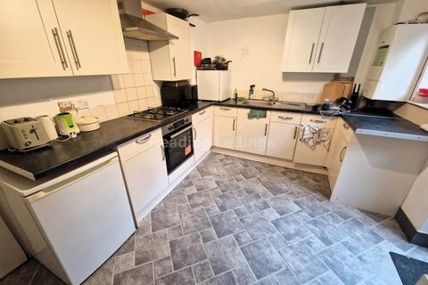 undefined, Kings Road, Berkshire