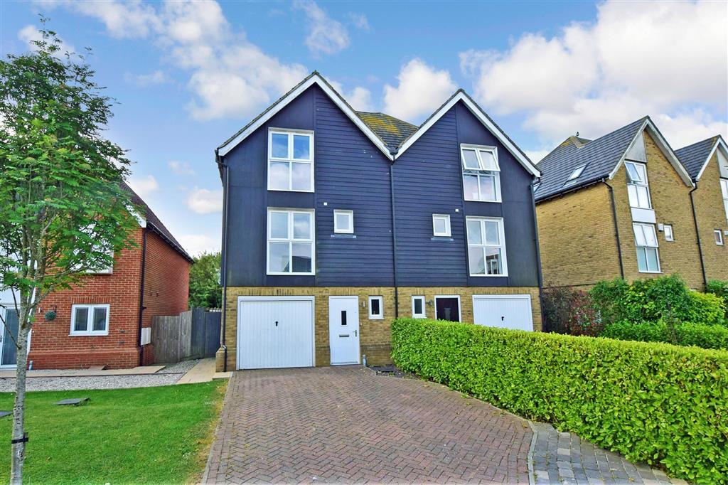 Paxton Avenue, Hawkinge, Folkestone, Kent 3 bed semidetached house £350,000
