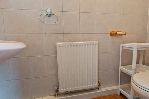 2 bedroom apartment to rent, Belmont Street, Woodside G12