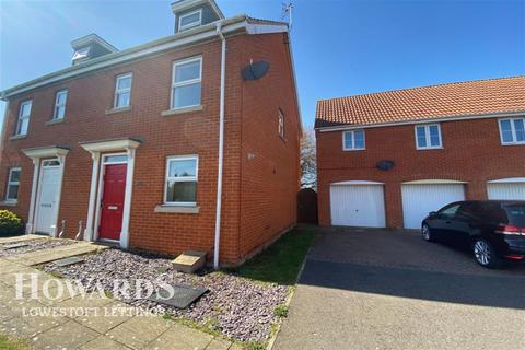 3 bedroom semi-detached house to rent, Holystone Way, Carlton Colville