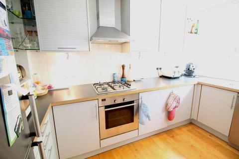 3 bedroom townhouse to rent, Mallard Place, Twickenham