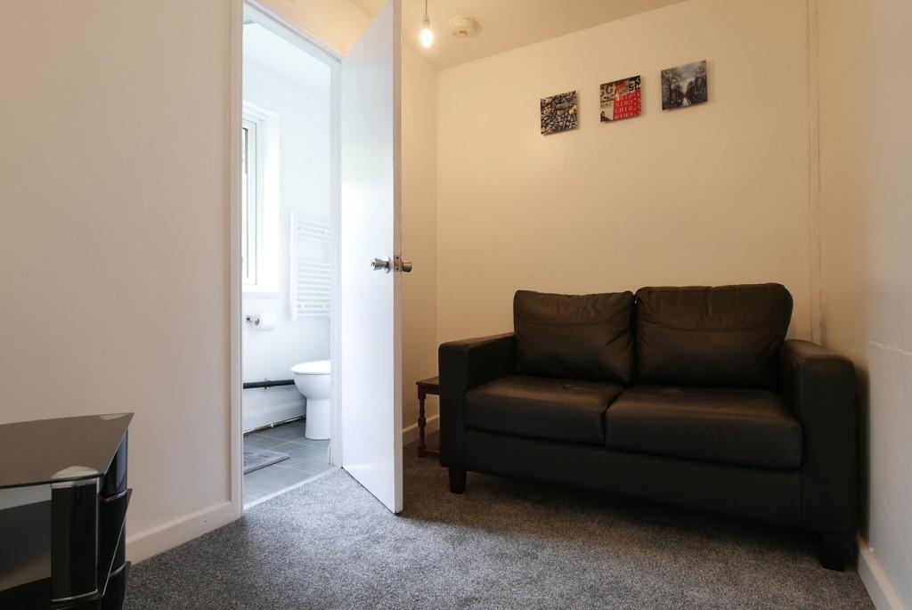 Lincoln Road, Stevenage 1 bed in a house share £625 pcm (£144 pw)