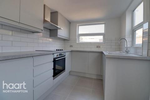 2 bedroom terraced house to rent, Beaconsfield Place, Rushden