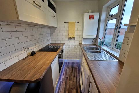 1 bedroom flat to rent, First Floor Flat, West Reading