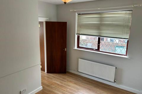 1 bedroom apartment to rent, Wellmead Close, Manchester M8