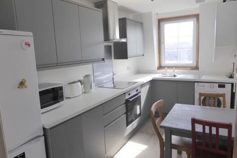 3 bedroom flat to rent, Craigie Street , Aberdeen  AB25