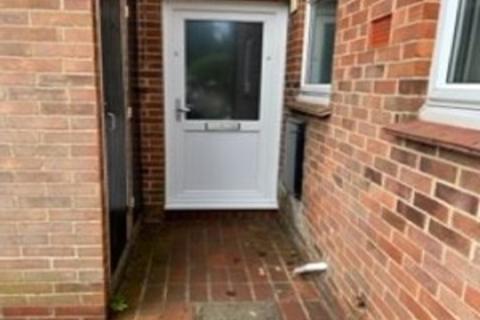 3 bedroom flat to rent - Rochdale Way, Colchester, Essex, CO4