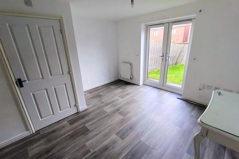 3 bedroom end of terrace house to rent, Coningsby Drive, Wolverhampton WV2