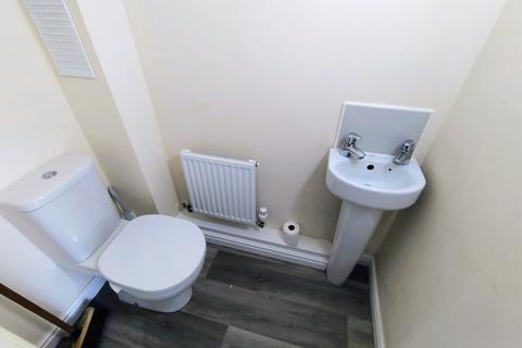 3 bedroom end of terrace house to rent, Coningsby Drive, Wolverhampton WV2