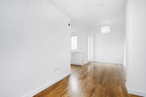 Studio to rent, Berwick Street, London, W1F