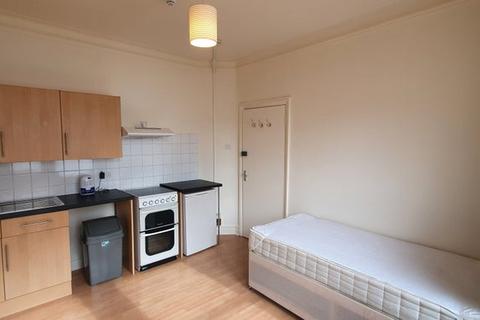 1 bedroom in a house share to rent, CLIFTON AVENUE, SHEPHERDS BUSH, LONDON W12