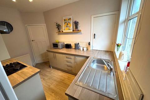 2 bedroom apartment to rent, Guelder Road, High Heaton
