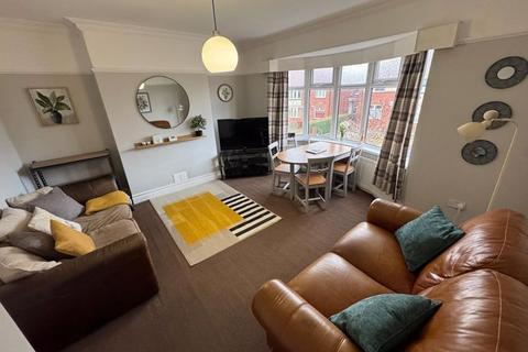 2 bedroom apartment to rent, Guelder Road, High Heaton