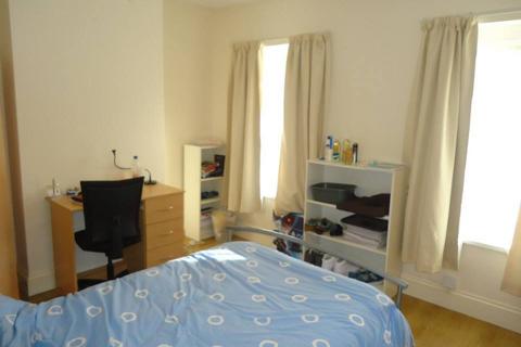 3 bedroom house to rent - Treharris Street, Roath, Cardiff