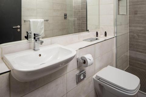 undefined, Roomzzz Aparthotel, Nottingham City