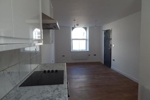 Studio to rent - Flat 3, 37,  High Street, Dover
