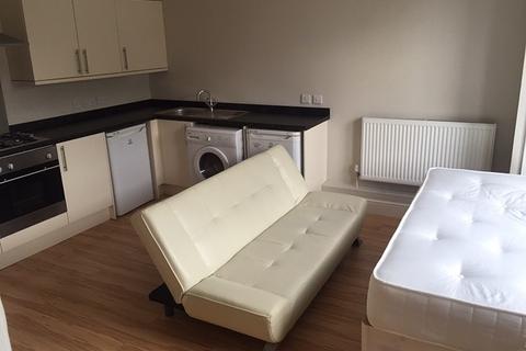 Studio to rent, Carlton Road, Polygon, Southampton, SO15