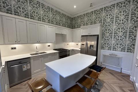 5 bedroom flat to rent - Shandwick Place, West End, Edinburgh, EH2