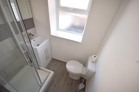 Studio to rent, 10-11 Palmerston rd, Southampton SO14 1LL