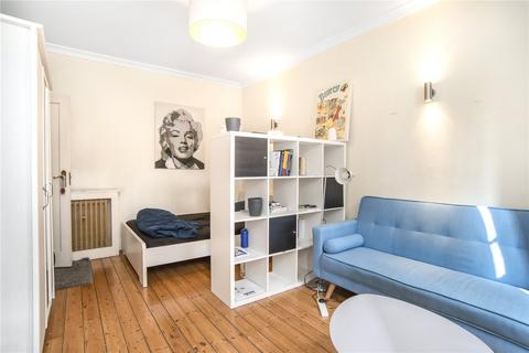 Studio to rent, Portman Square, Marylebone, London, W1H