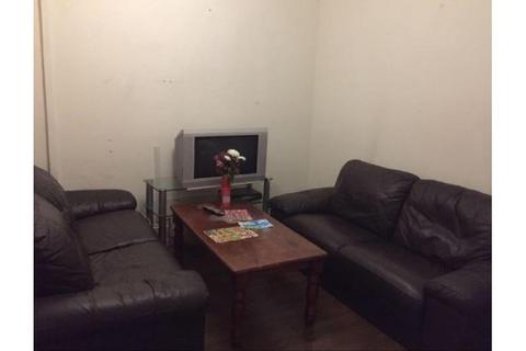 1 bedroom in a house share to rent, Woodford Green Road, Hall Green, Birmingham