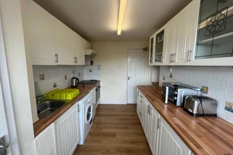 3 bedroom flat to rent, Johnstone Avenue, Stirling FK9