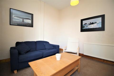 2 bedroom apartment to rent, Causewayside, Newington, Edinburgh