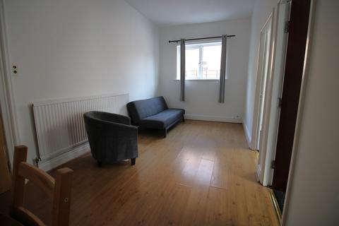 3 bedroom flat to rent, 25 Burford Road, Whalley Range, Manchester. M16 8EW