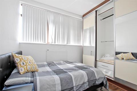 3 bedroom apartment to rent - Copperfield Road, Mile End, London