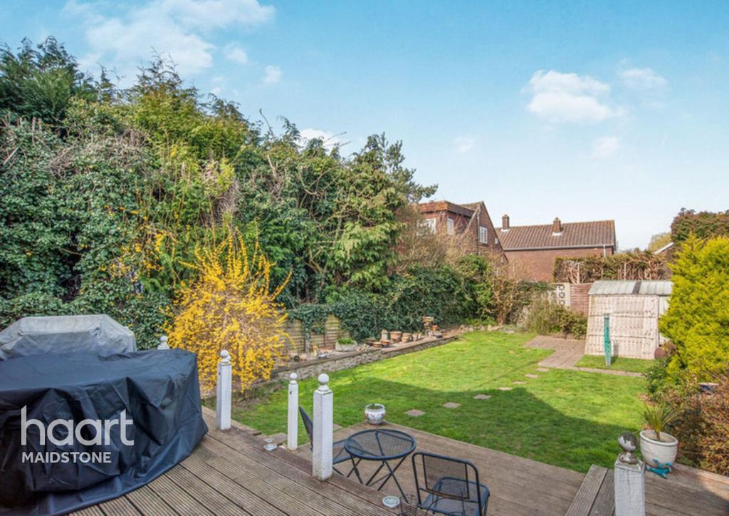 New Road, Aylesford 3 bed detached bungalow £350,000
