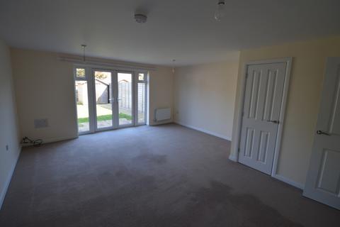 3 bedroom semi-detached house to rent, Meadowcroft Close, Clanfield, PO8