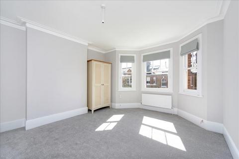 2 bedroom flat to rent, Vera Road, Fulham, SW6