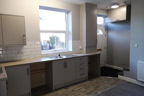 2 bedroom terraced house to rent, Musgrave Street, Birstall, Batley, WF17 9PF