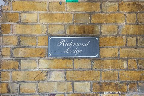 undefined, Lower Grove Road, Richmond, TW10 6HP