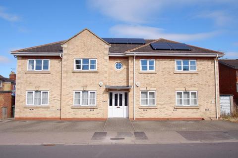 2 bedroom flat to rent, Brooklands Drive, Leighton Buzzard, LU7 3PG