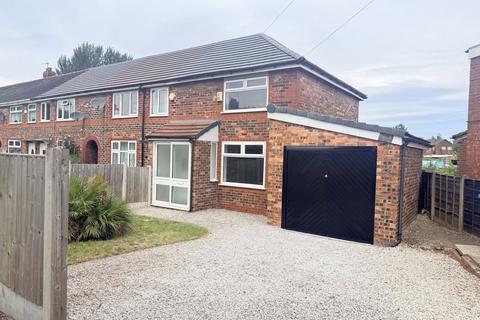 2 bedroom terraced house to rent, Grindall Avenue, Moston