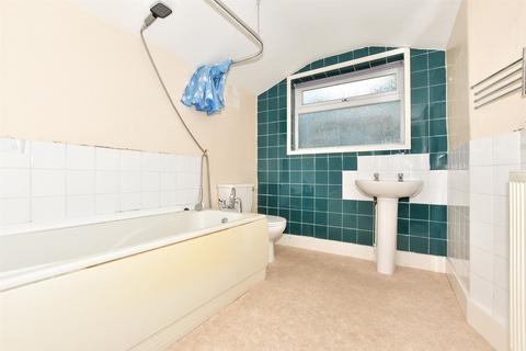 145 Clarendon Place, Dover, CT17 9QE
