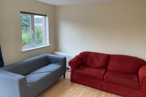 2 bedroom flat to rent, Barnsdale Close Loughborough LE11 5AN
