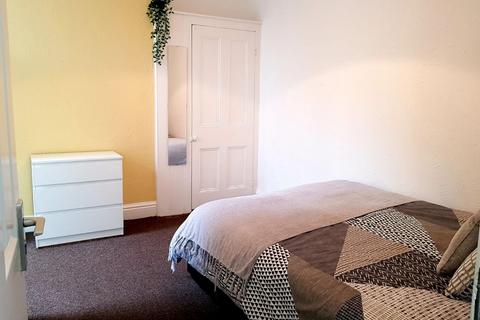 1 bedroom in a house share to rent, Aigburth Road, Liverpool