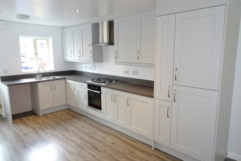 3 bedroom townhouse to rent, Goldfinch Court, Wath Upon Dearne, S63 6FJ