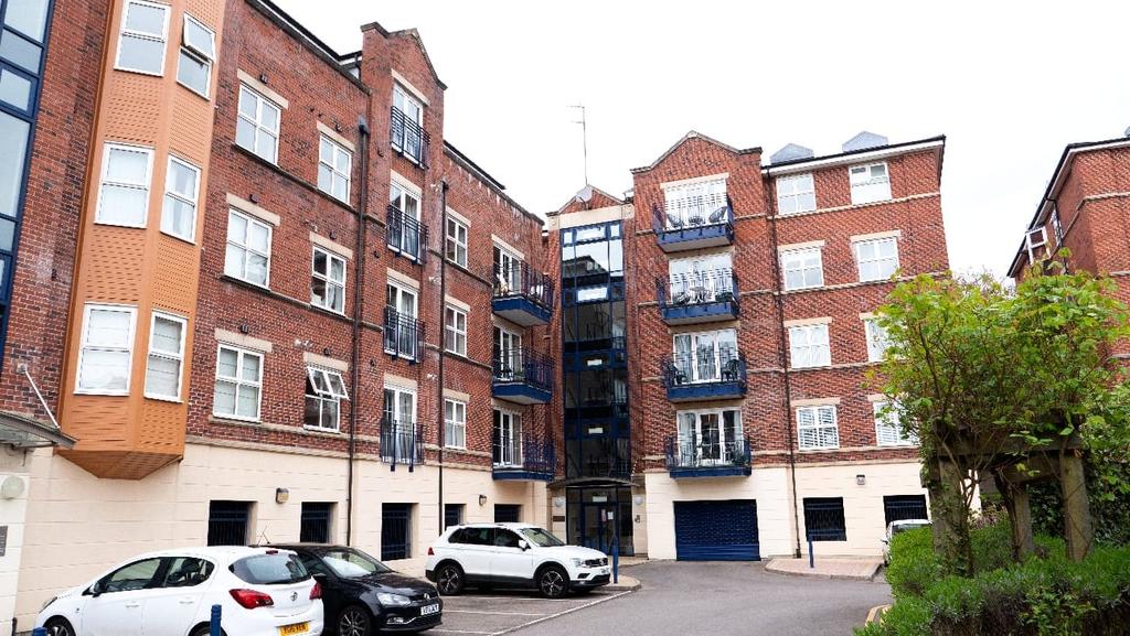 Carisbrooke Road, Far Headingley, Leeds, West Yorkshire 2 bed apartment £195,000