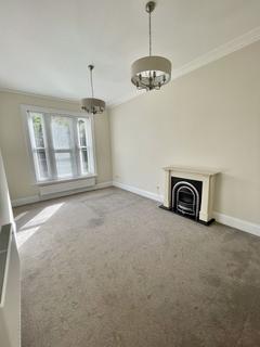 3 bedroom apartment to rent, 2/3 Bedroom Flat - Cavendish Road £1700 pcm - Students & Sharers welcome - Available NOW!