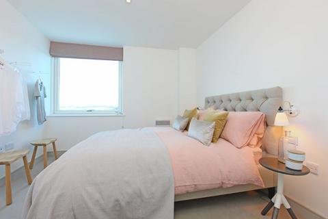 2 bedroom apartment to rent, The Quays, Chatham Maritime