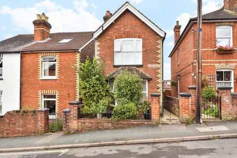 17 Ludlow Road, Guildford, GU2 7NR