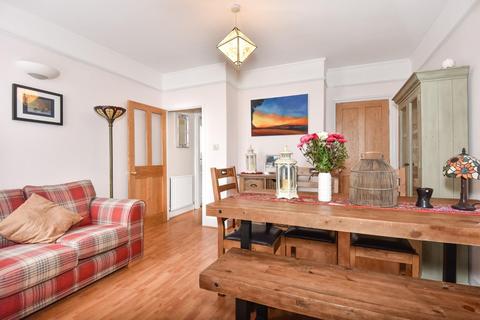 17 Ludlow Road, Guildford, GU2 7NR