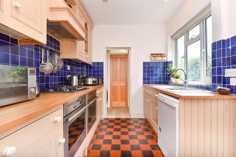 17 Ludlow Road, Guildford, GU2 7NR