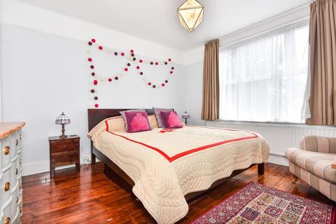 17 Ludlow Road, Guildford, GU2 7NR